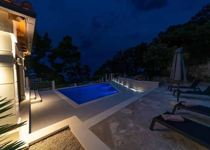Diamond- Beautiful Seaview, Bar, Pool & Gym فيلة Selca (Brac)