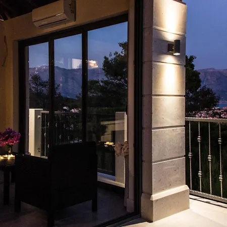 Diamond- Beautiful Seaview, Bar, Pool & Gym Villa