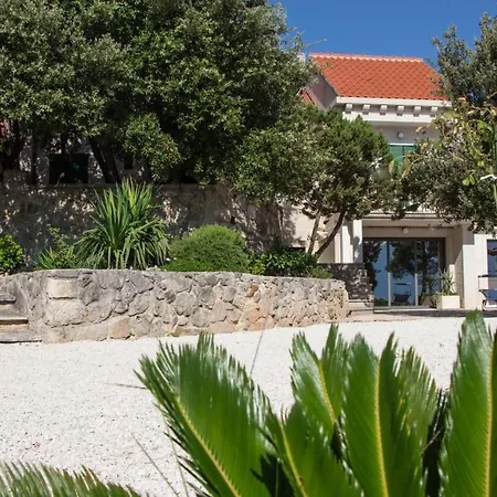 Villa Diamond- Beautiful Seaview, Bar, Pool & Gym Selca (Brac)
