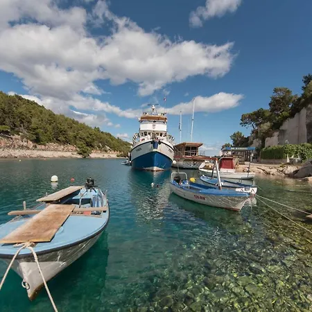 Diamond- Beautiful Seaview, Bar, Pool & Gym Villa