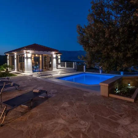 Diamond- Beautiful Seaview, Bar, Pool & Gym * Selca (Brac)
