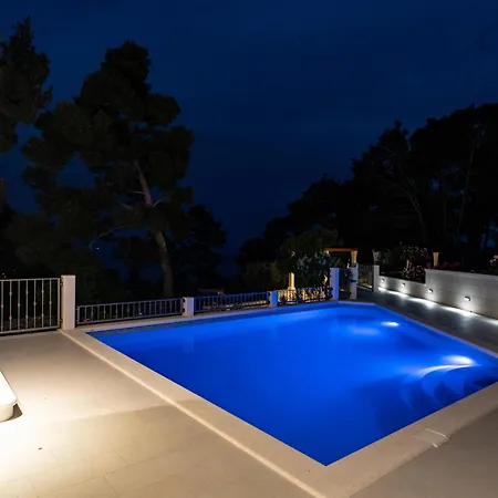 Diamond- Beautiful Seaview, Bar, Pool & Gym Villa Selca (Brac)